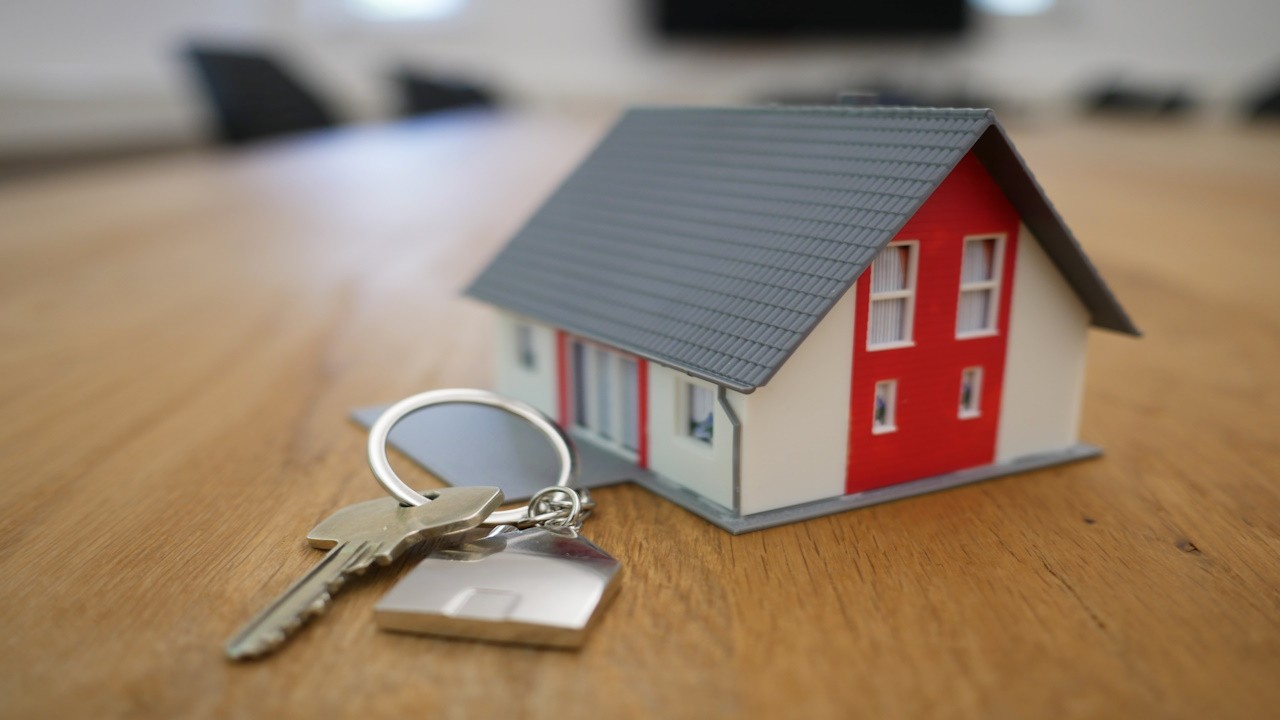 Should I Become a Real Estate Agent